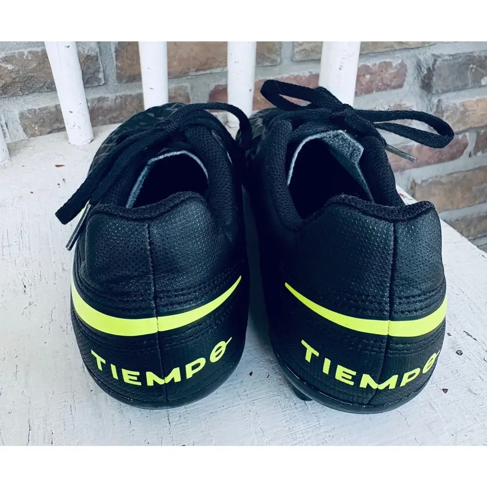Boys' Nike Jr. Tiempo Legend 8 Club MG Soccer Cleats, Size 4.5Y